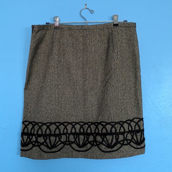 Ann Taylor LOFT Gray Skirt with Black embroidery along hem Size 12 - Picture 2 of 4